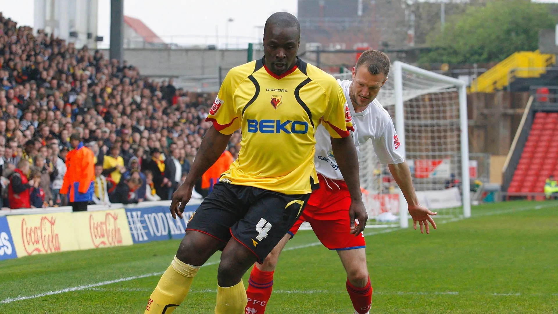 Danny Shittu thi đấu cho Watford tại Premier League