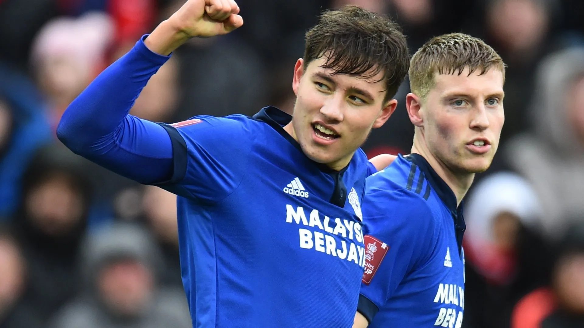 Rubin Colwill thi đấu trong màu áo Cardiff City, một mục tiêu chuyển nhượng tiềm năng cho Wrexham