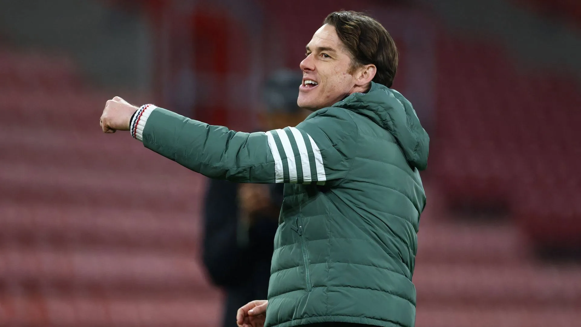Scott Parker ăn mừng chiến thắng cùng Burnley FC với chiến lược khác biệt cho Ngoại hạng Anh