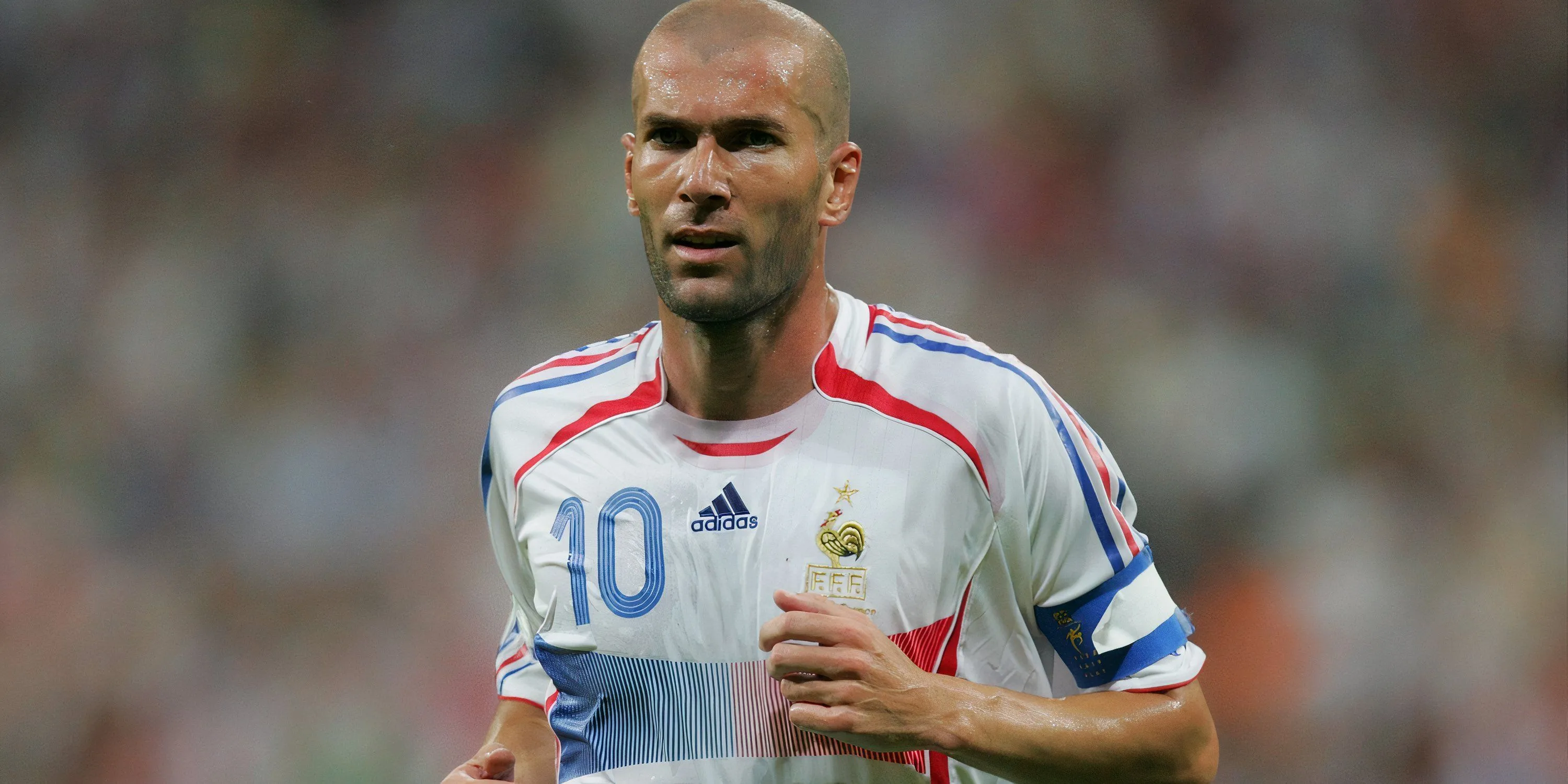 Zinedine Zidane làm đội trưởng đội tuyển Pháp tại World Cup 2006.