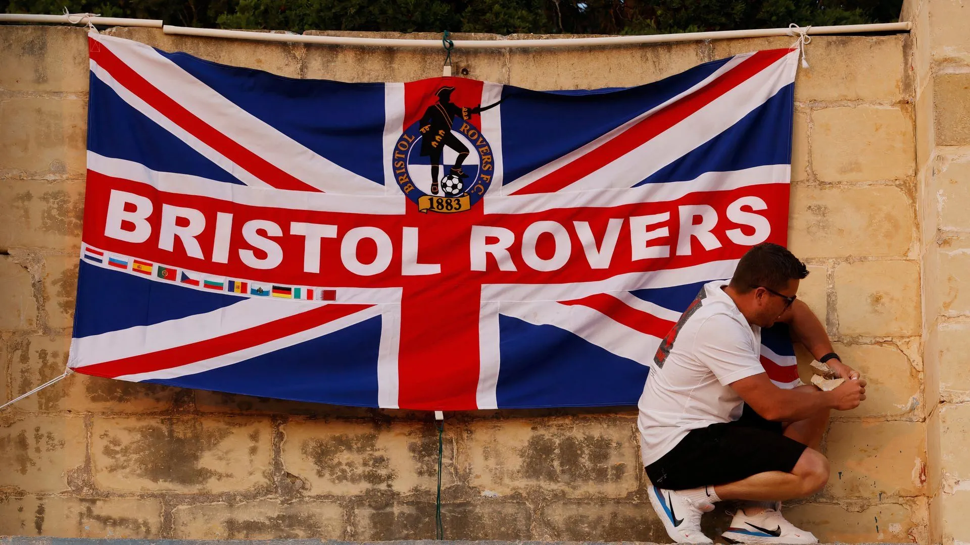 Cờ cổ vũ của người hâm mộ Bristol Rovers
