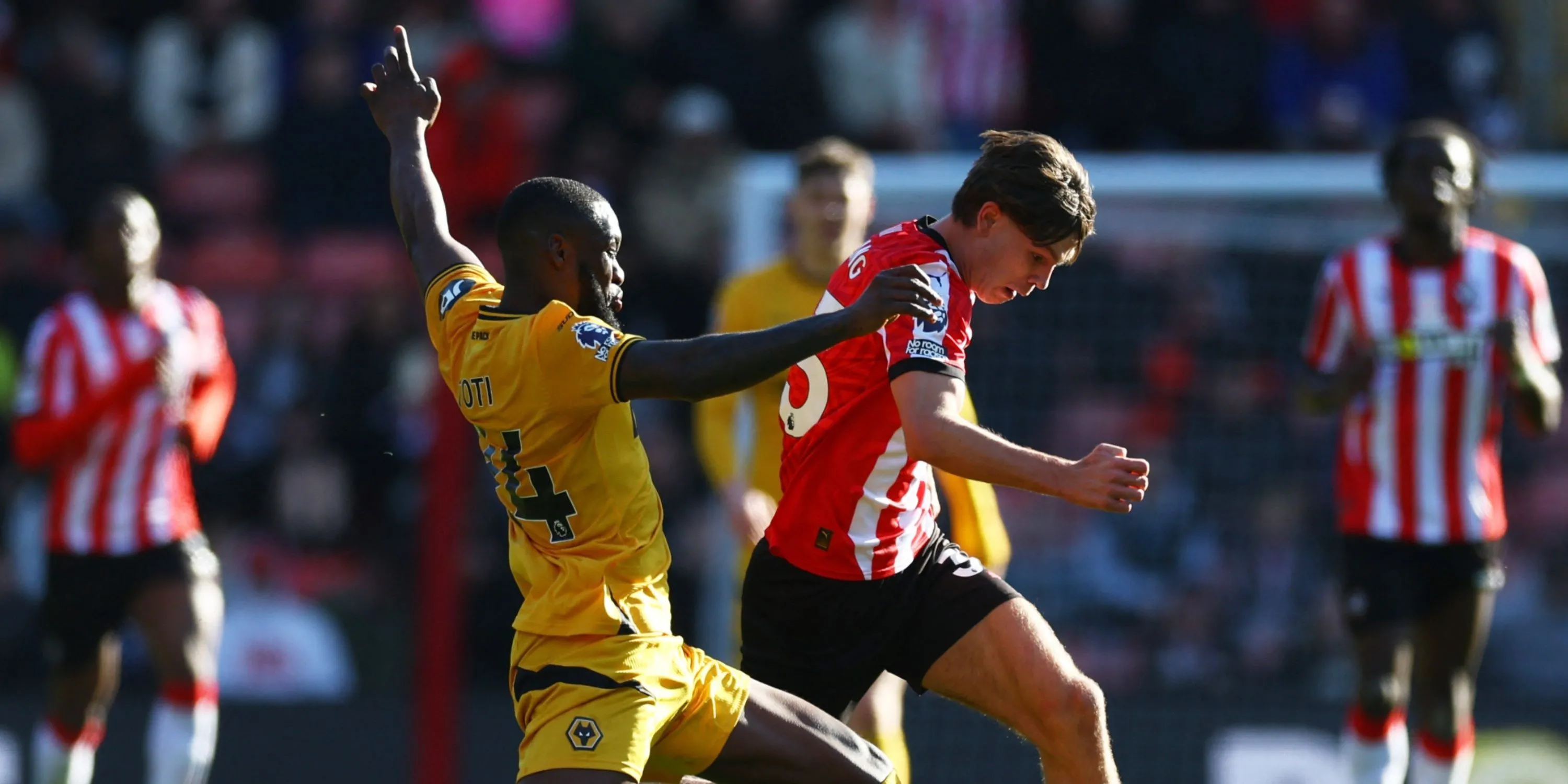 Tài năng trẻ Tyler Dibling trong màu áo Southampton, cầu thủ đang được Liverpool quan tâm chuyển nhượng.
