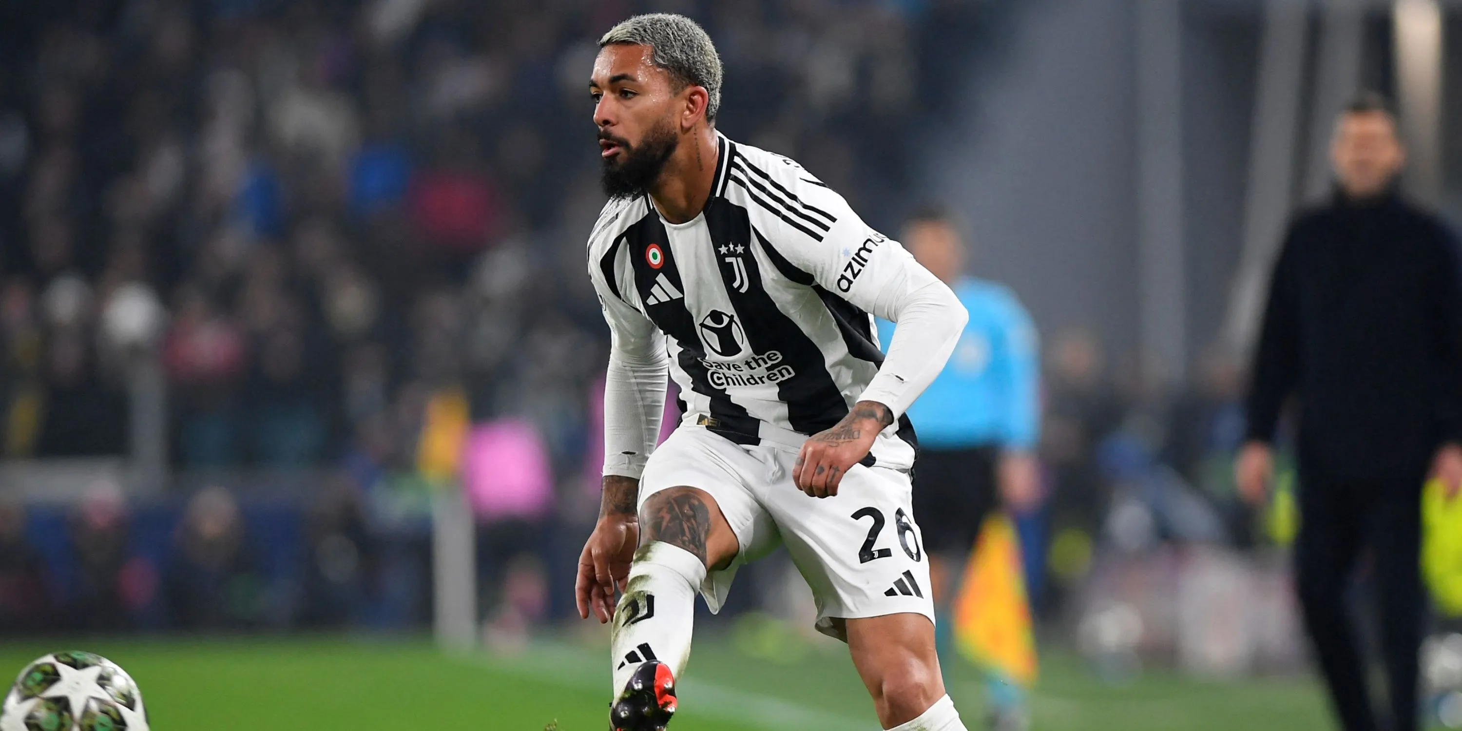 Douglas Luiz trong màu áo Juventus, cầu thủ có thể sớm trở lại Premier League trong kỳ chuyển nhượng mùa hè.