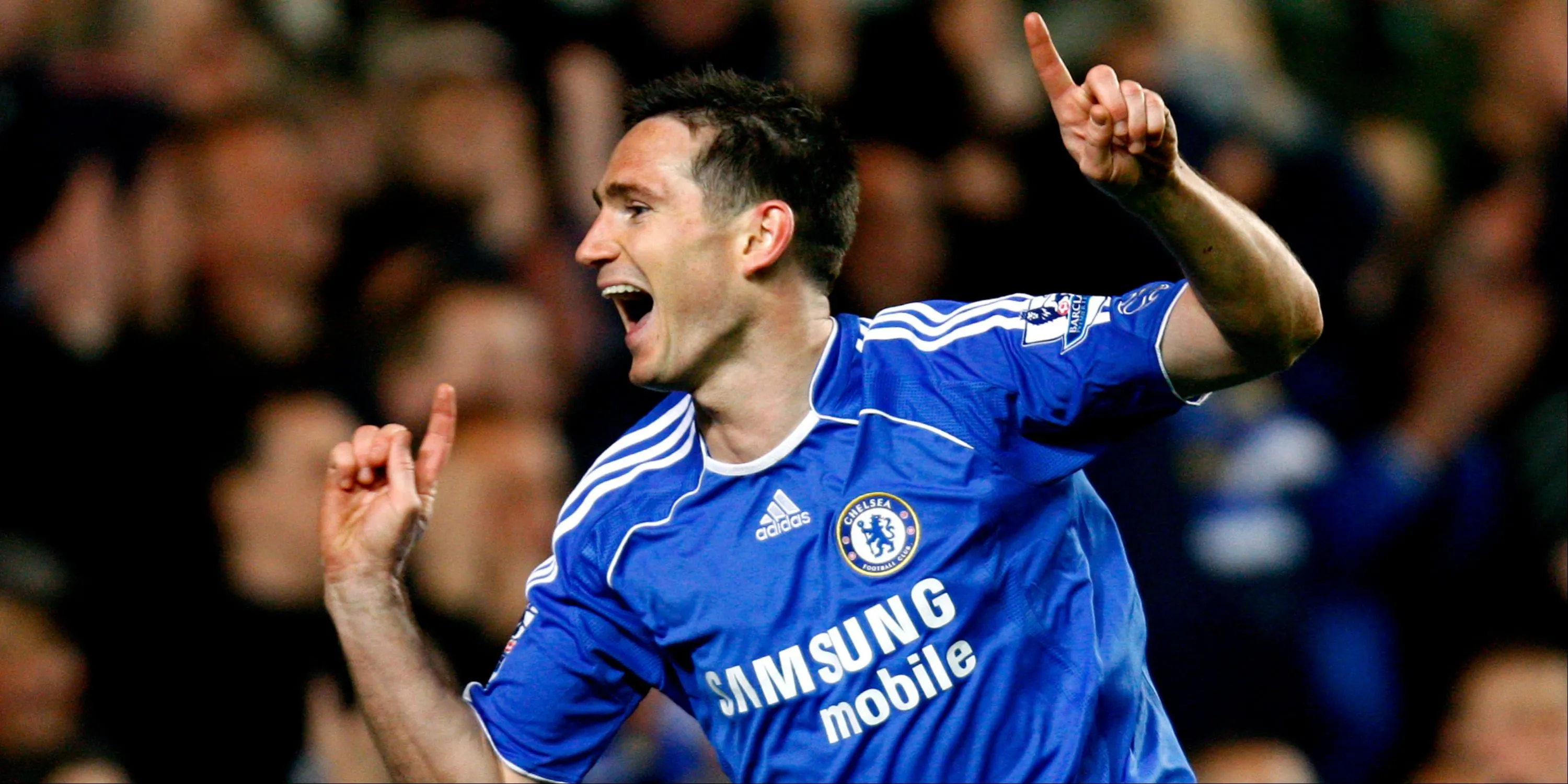 Frank Lampard trong màu áo Chelsea, một chuyên gia sút phạt đền.