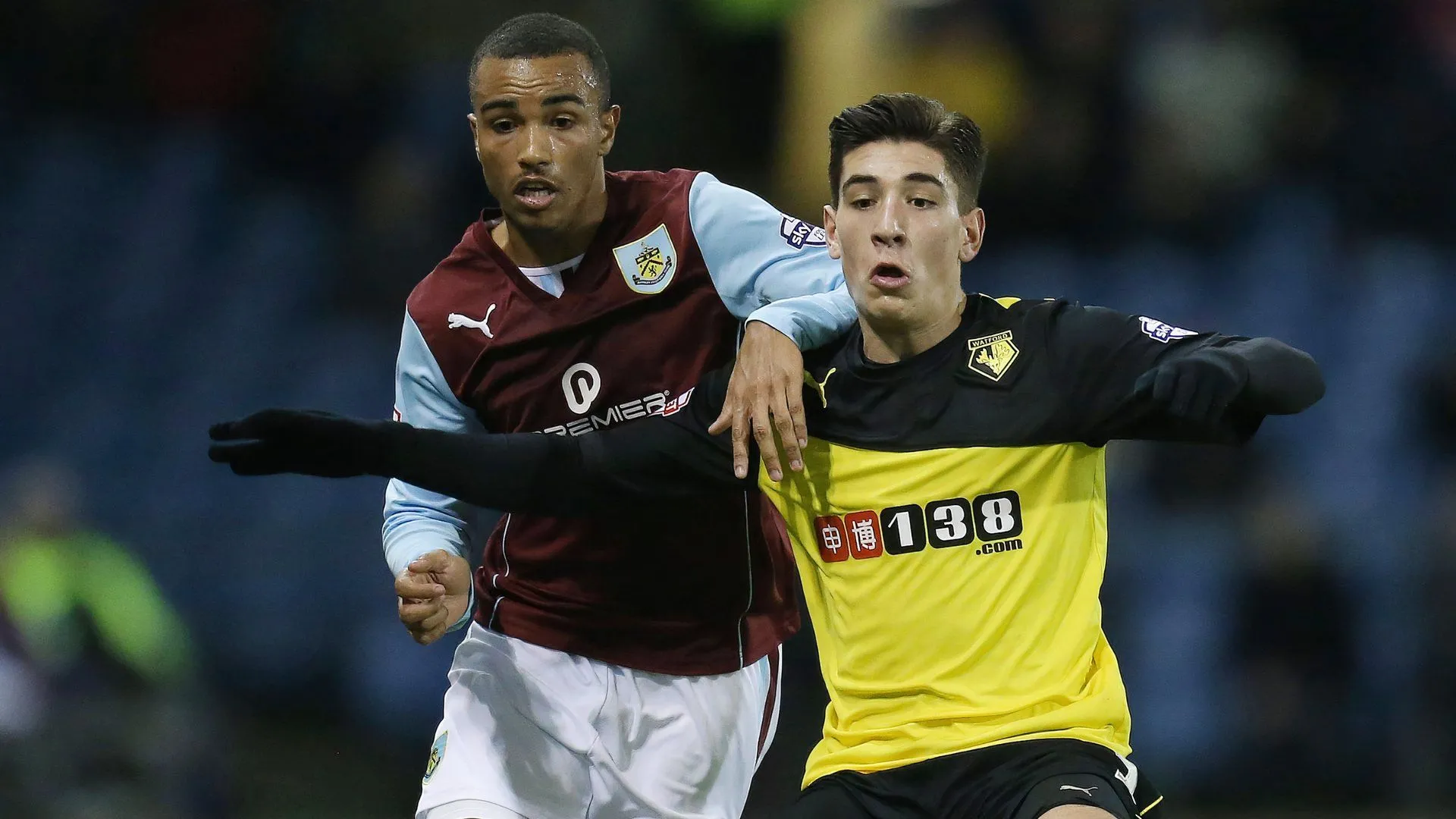 Hector Bellerin khoác áo Watford trong thời gian cho mượn ở Championship