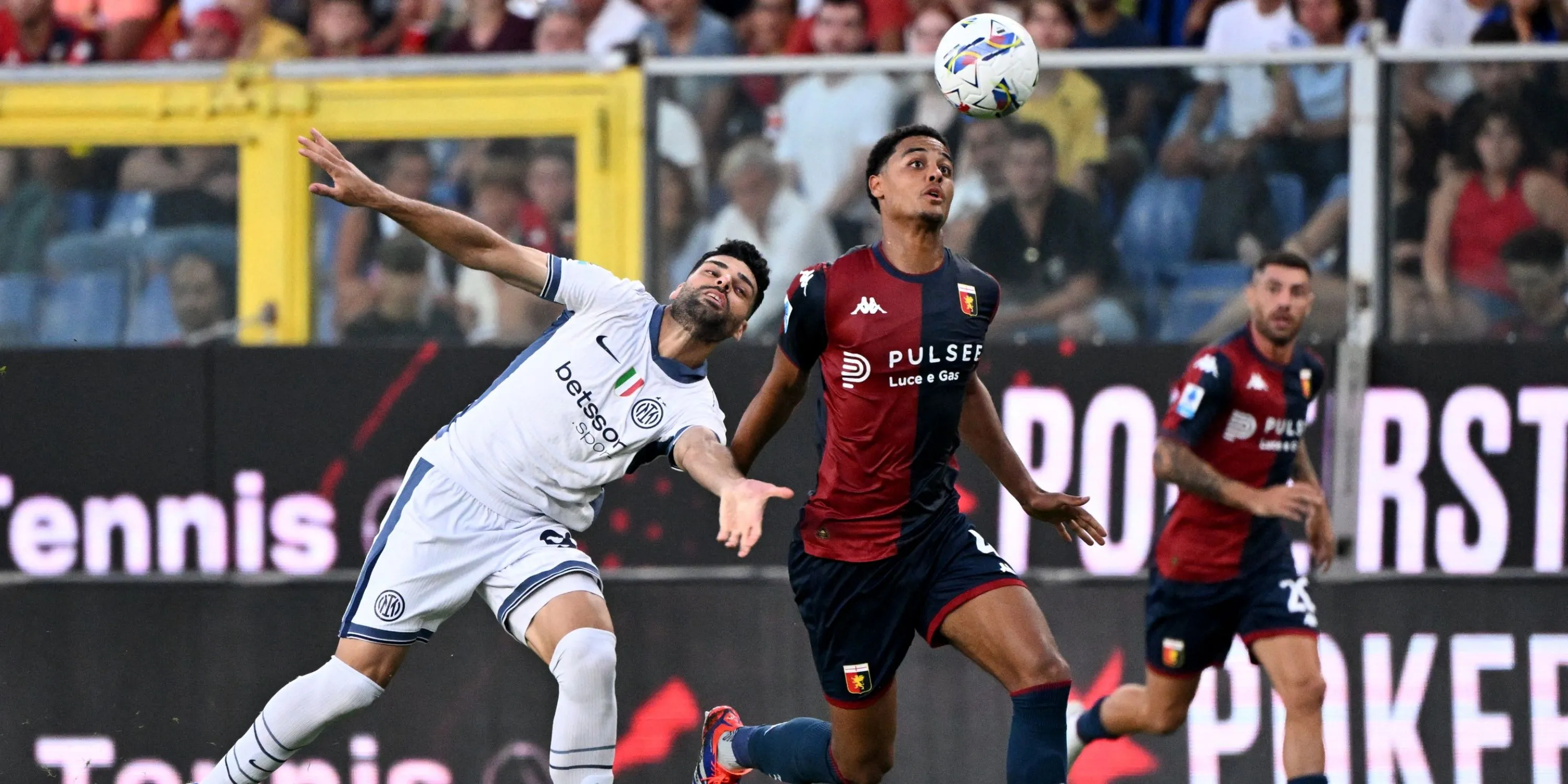Koni de Winter, tài năng trẻ của Genoa, mục tiêu chuyển nhượng được cả Tottenham và Inter Milan săn đón.