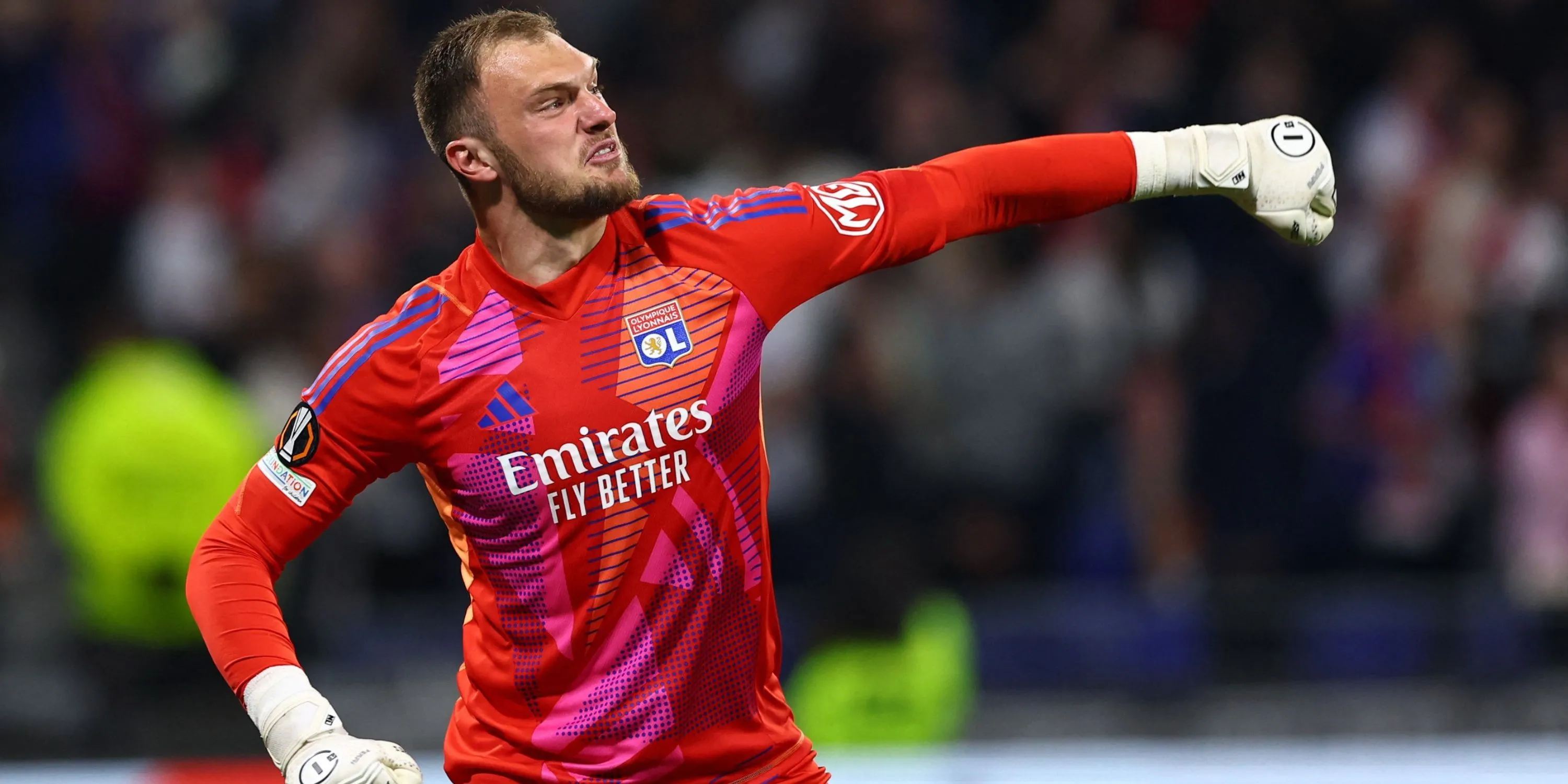 Lucas Perri thi đấu đầy ấn tượng tại Lyon, thu hút sự chú ý của các đội bóng Ngoại hạng Anh