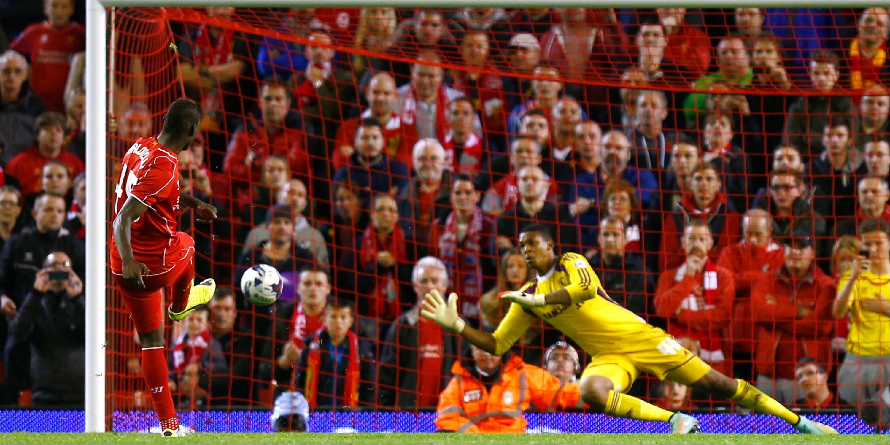 Mario Balotelli trong màu áo Liverpool.