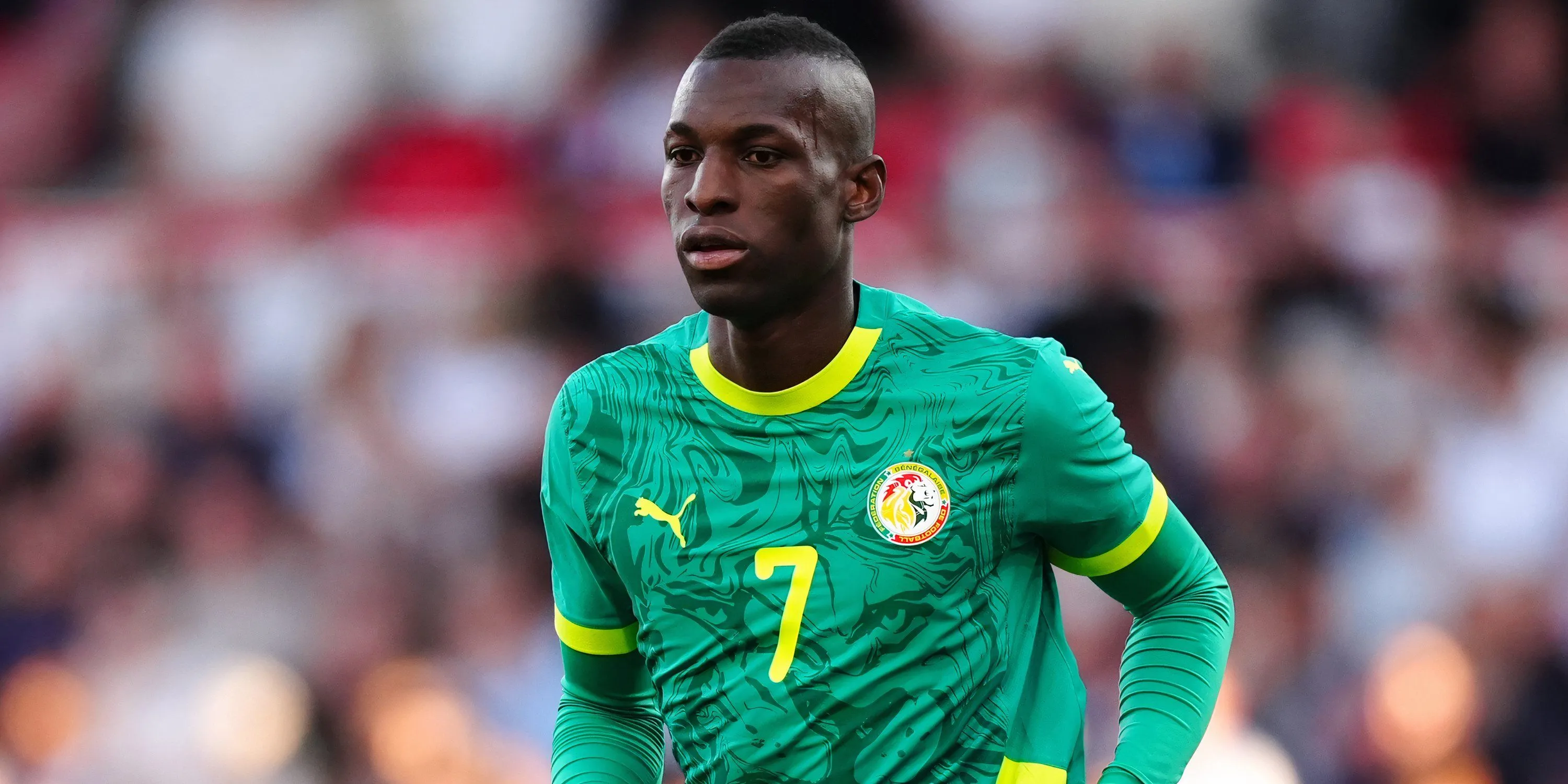 Nicolas Jackson trong màu áo đội tuyển Senegal, cầu thủ sẵn sàng gia nhập Manchester United.