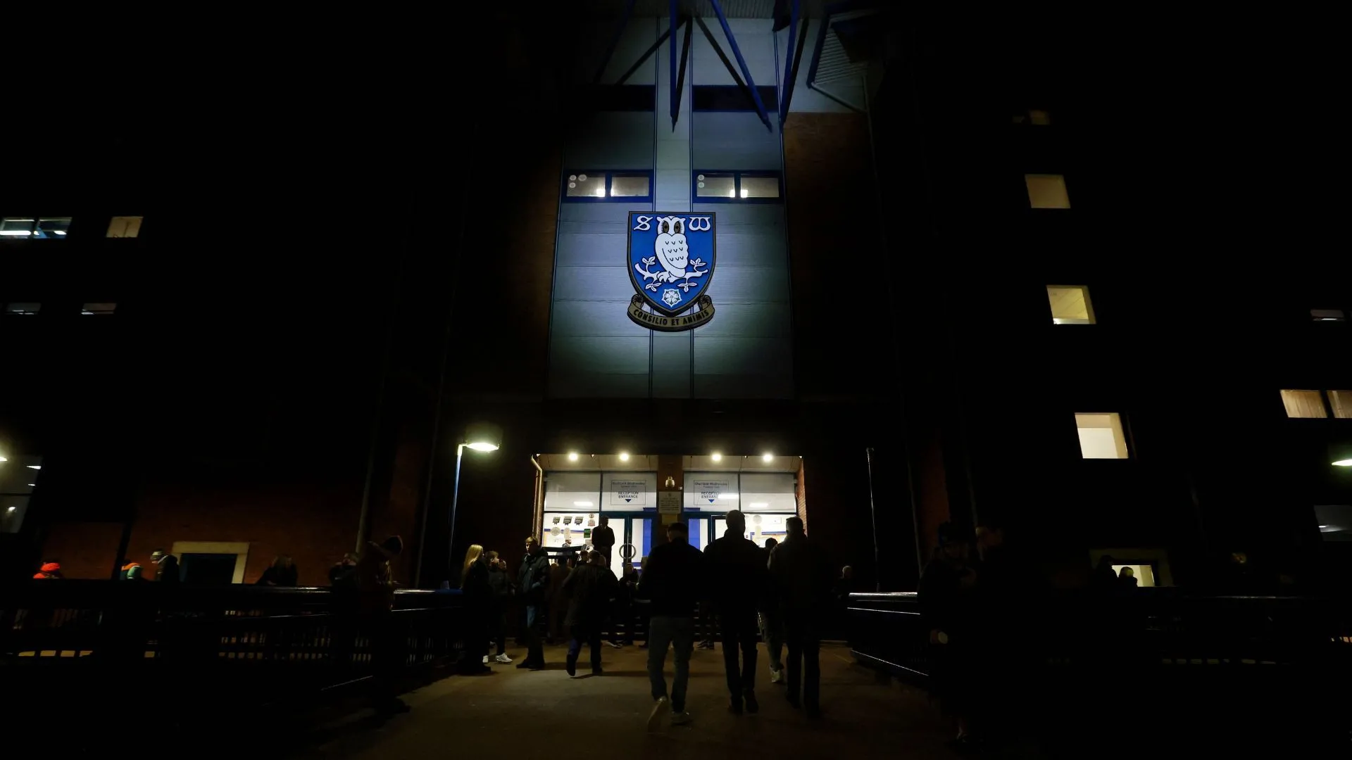 Sân vận động Hillsborough của Sheffield Wednesday trong bối cảnh câu lạc bộ đối mặt áp lực tài chính