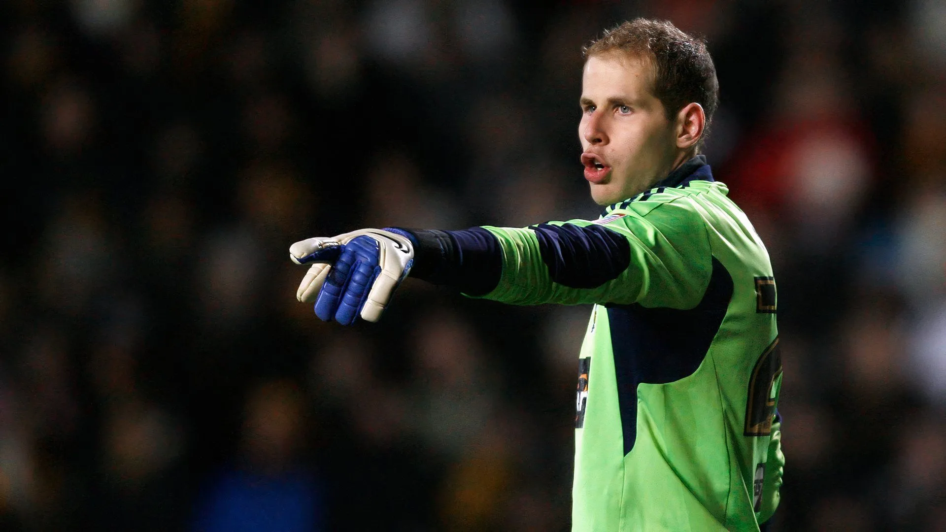 Thủ môn Péter Gulácsi trong màu áo Hull City tại Championship mùa 2011/12