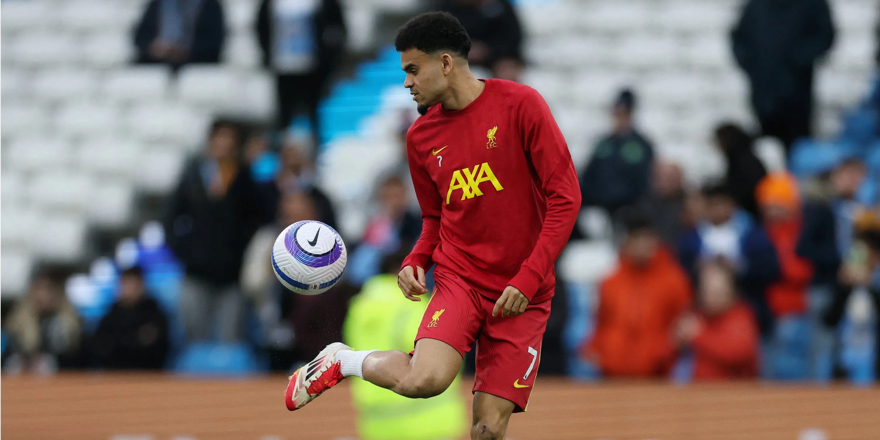 Tiền đạo Luis Diaz của Liverpool trên sân Anfield