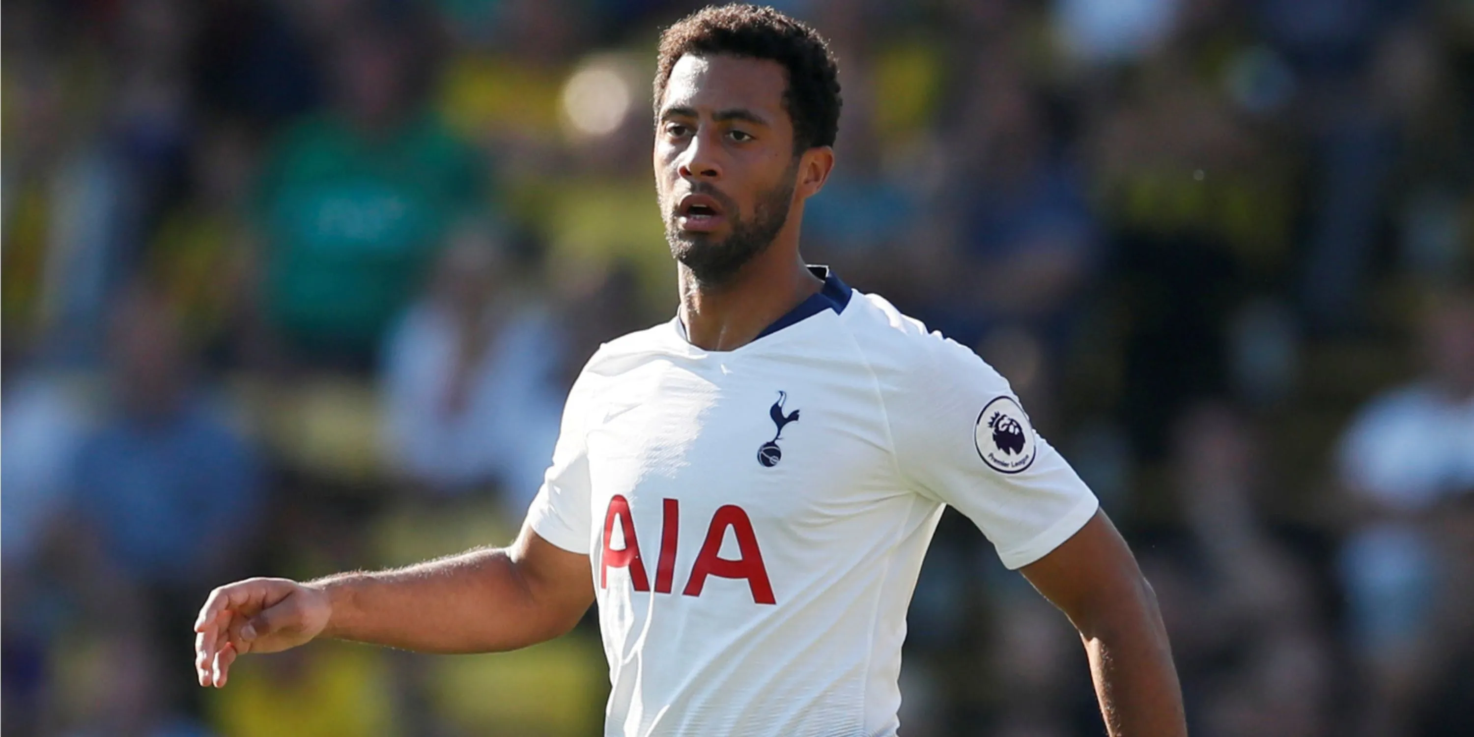 Cựu tiền vệ Tottenham Mousa Dembele trong màu áo Spurs