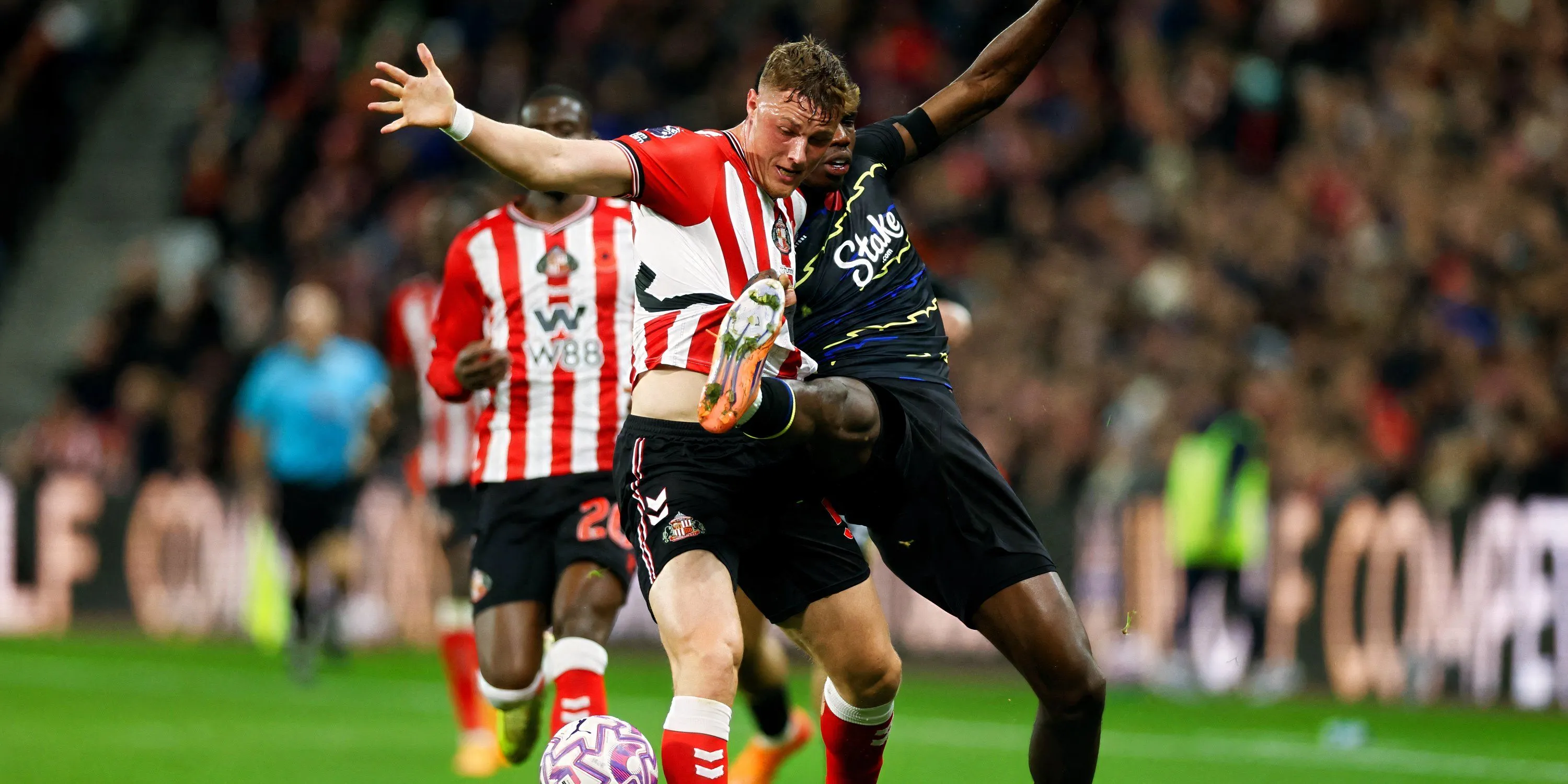 Thierno Barry trong trang phục của Everton, cầu thủ người Pháp bỏ lỡ cơ hội ngàn vàng trước Sunderland